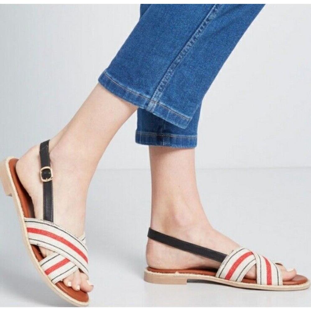 Modcloth Size 10 Monte Carlo Striped Criss Cross Sandals Flats